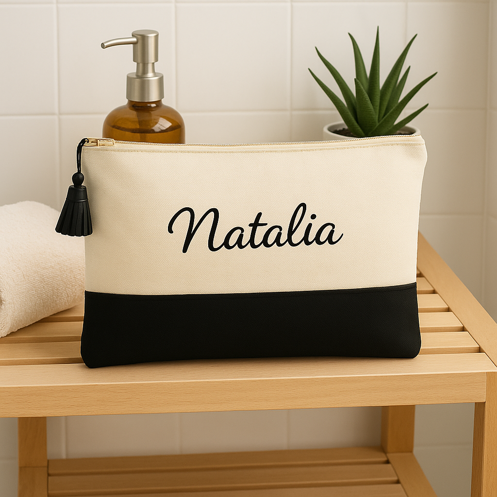 Neceser Personalizado. Algodón Orgánico - 20 x 14 cm. Neceser Viaje, Estuche Maquillaje, Regalos Personalizados. Blanco y Negro con Borla de Polipiel. - Imagen 4
